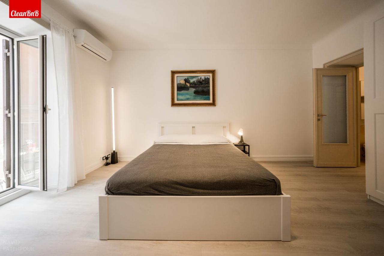 La Finestra Sui Palazzi Di Appartamento *