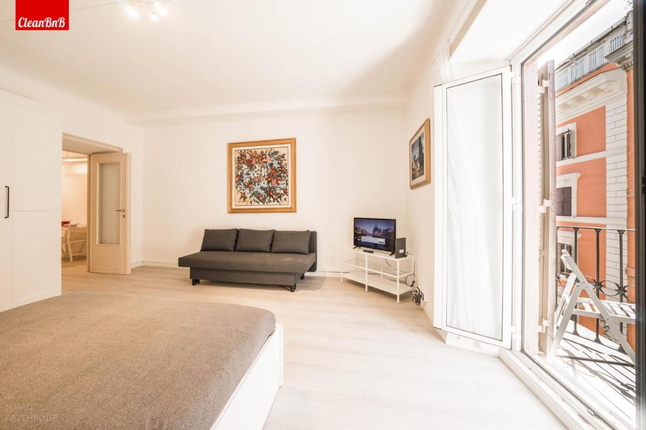 La Finestra Sui Palazzi Di * Roma